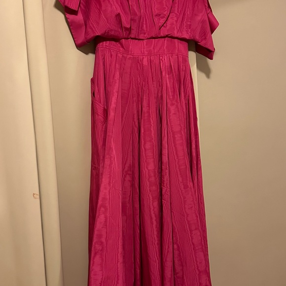 Carolina Herrera gown - Picture 6 of 10